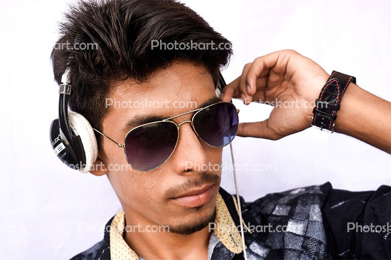 Image Of Young Indians Time Of Listening Music