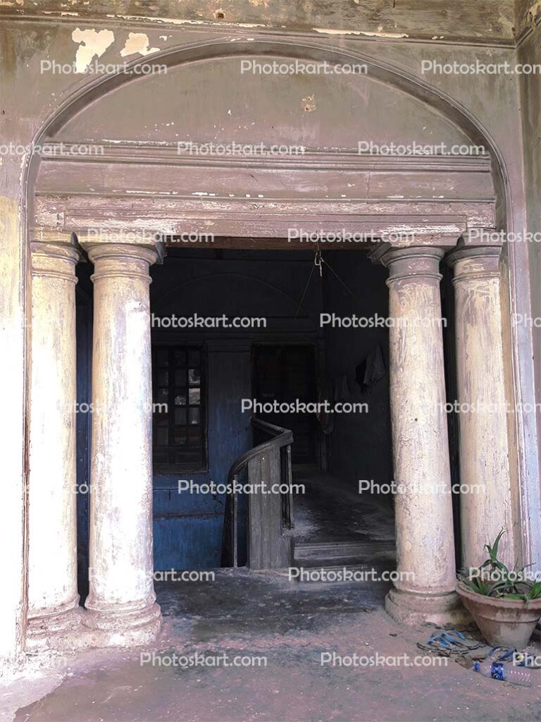 Old Jamindar House Pillar