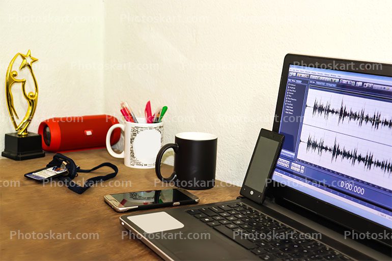 Office Desk Table With Laptop