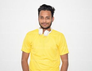 a-smiley-boy-wear-a-yellow-t-shirt-with-headphone