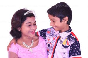 brother-and-sister-laughing-together