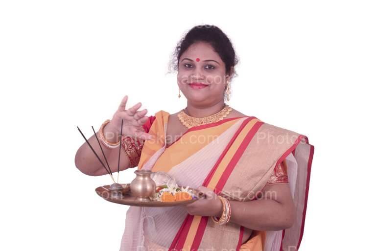 Indian Woman Doing Arti With Puja Thali Stock Image
