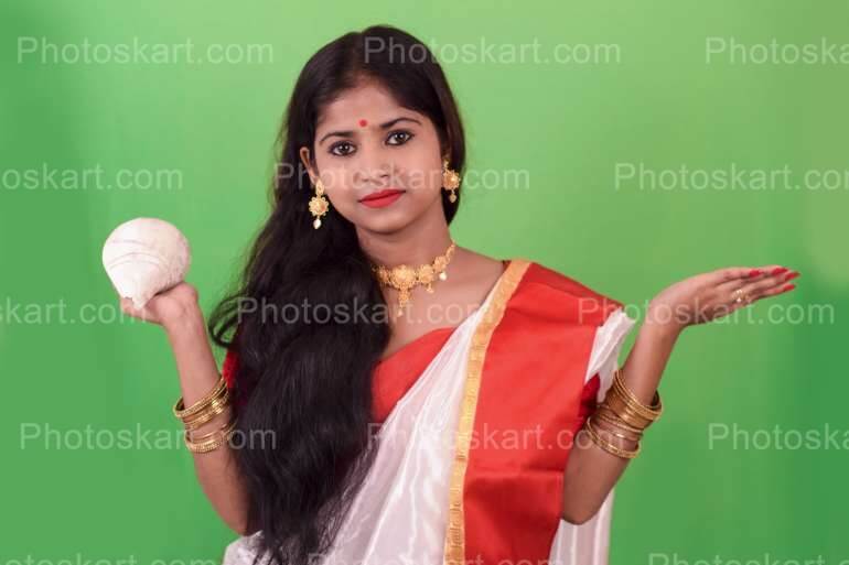 Traditional Bengali Girl With Shankha Stock Photo