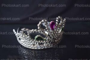 side-facing-beautiful-crown-stock-images